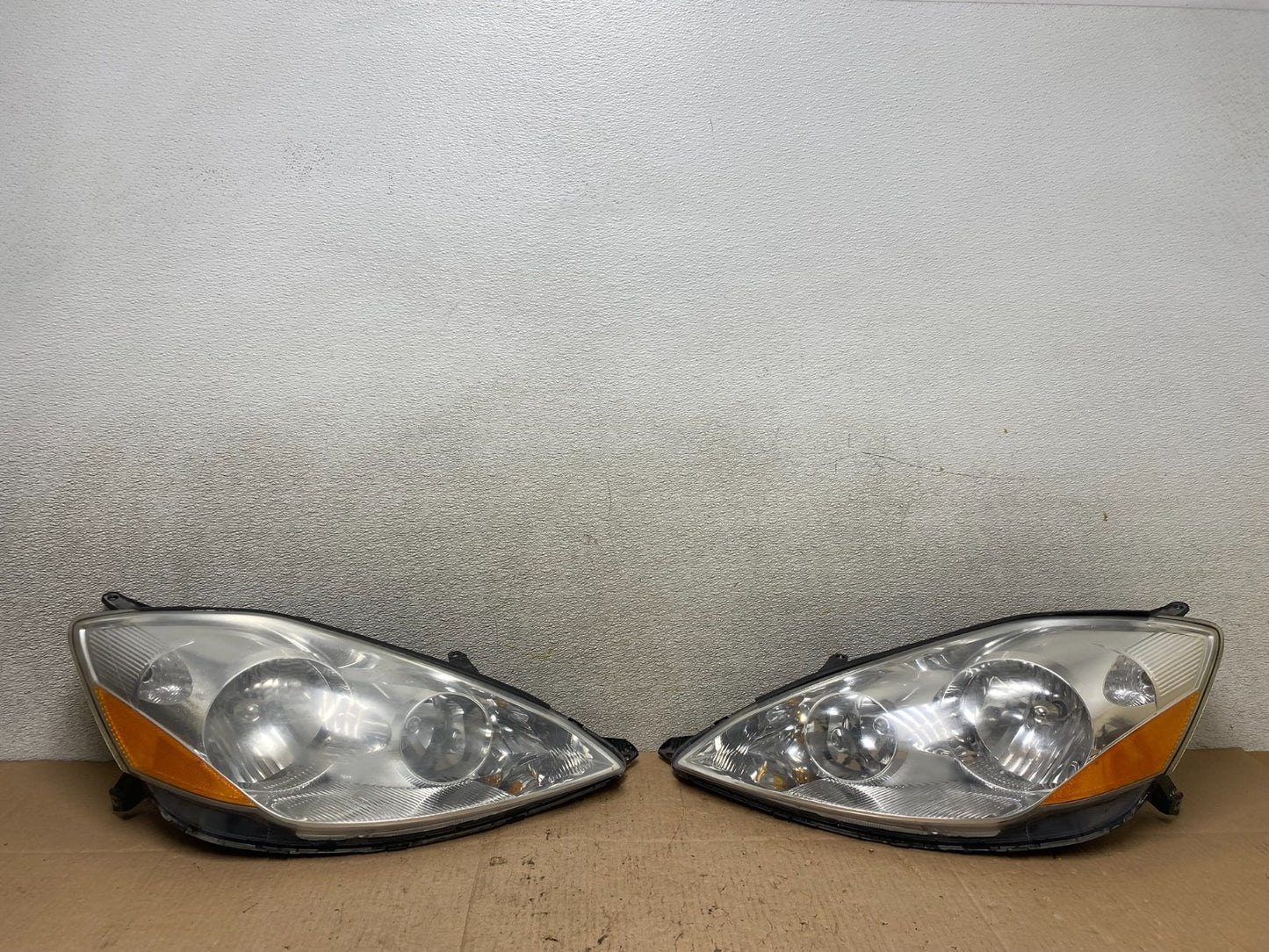 2006 to 2010 Toyota Sienna Left+Right Side Set Headlights Halogen W0948 DW0