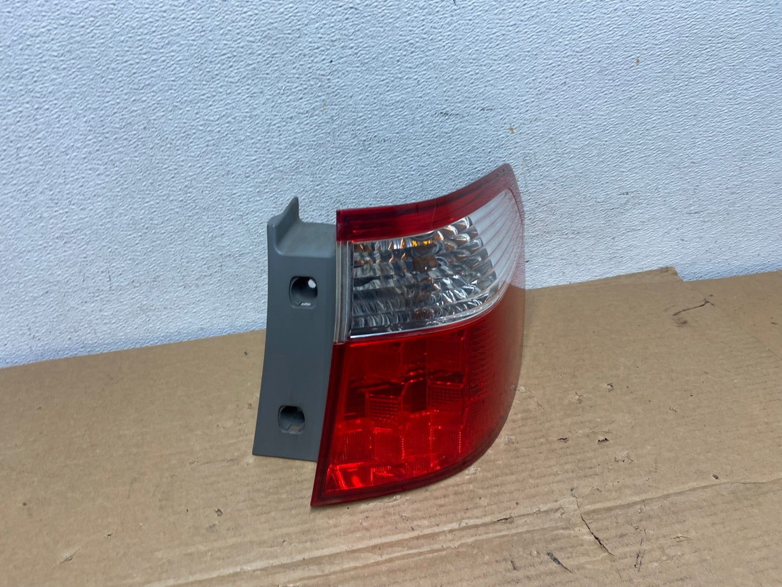 2005 2006 2007 Honda Odyssey Right Passenger RH Side Tail Light AD3923 LK2