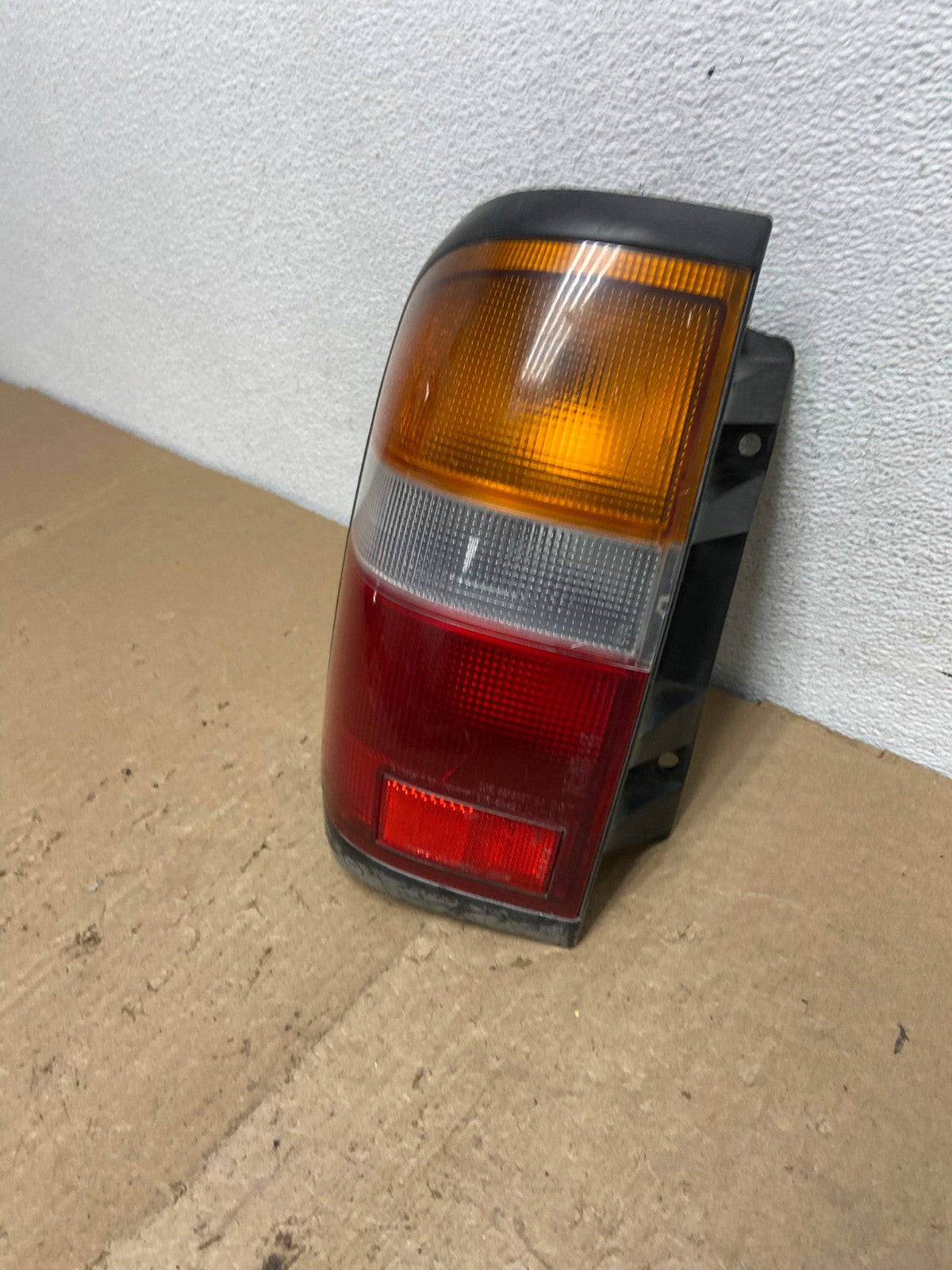 1996 - 1998 Nissan Pathfinder Left Driver LH Side Tail light AC5986 LK1
