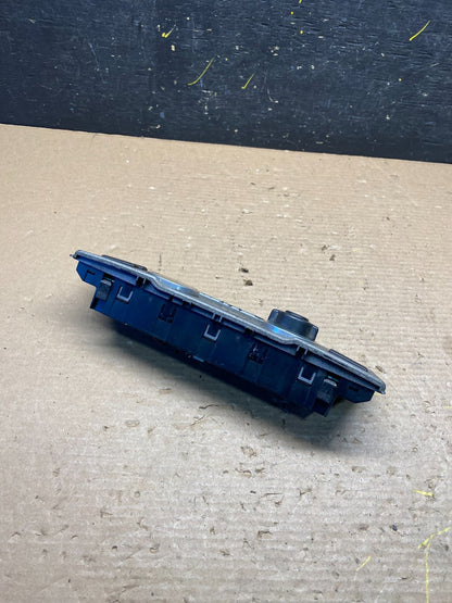 2002-2005 Range Rover L322 Center Clock Panel DSC Switch Control Power S6717 DG3