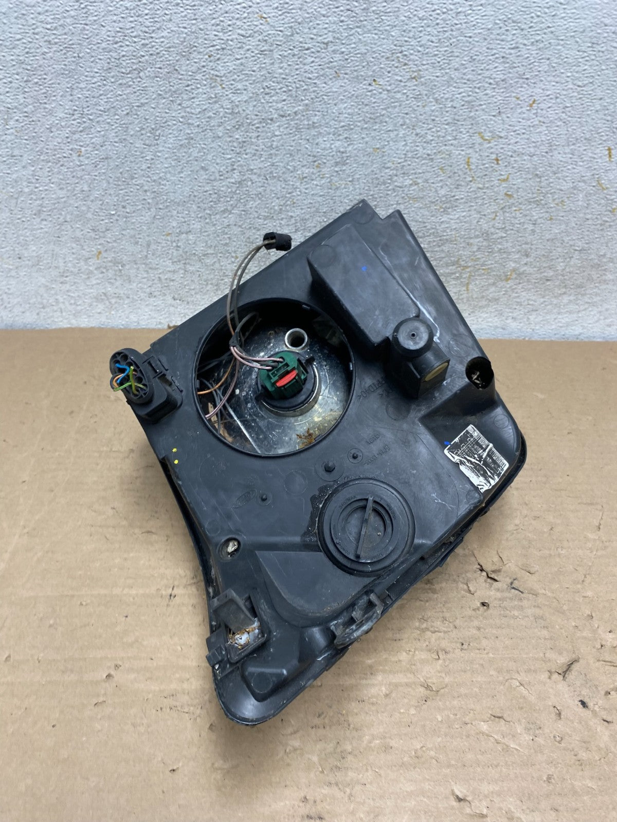 2010 to 2013 Ford Transit Connect Right Passenger Side Headlight AI0999 DW11