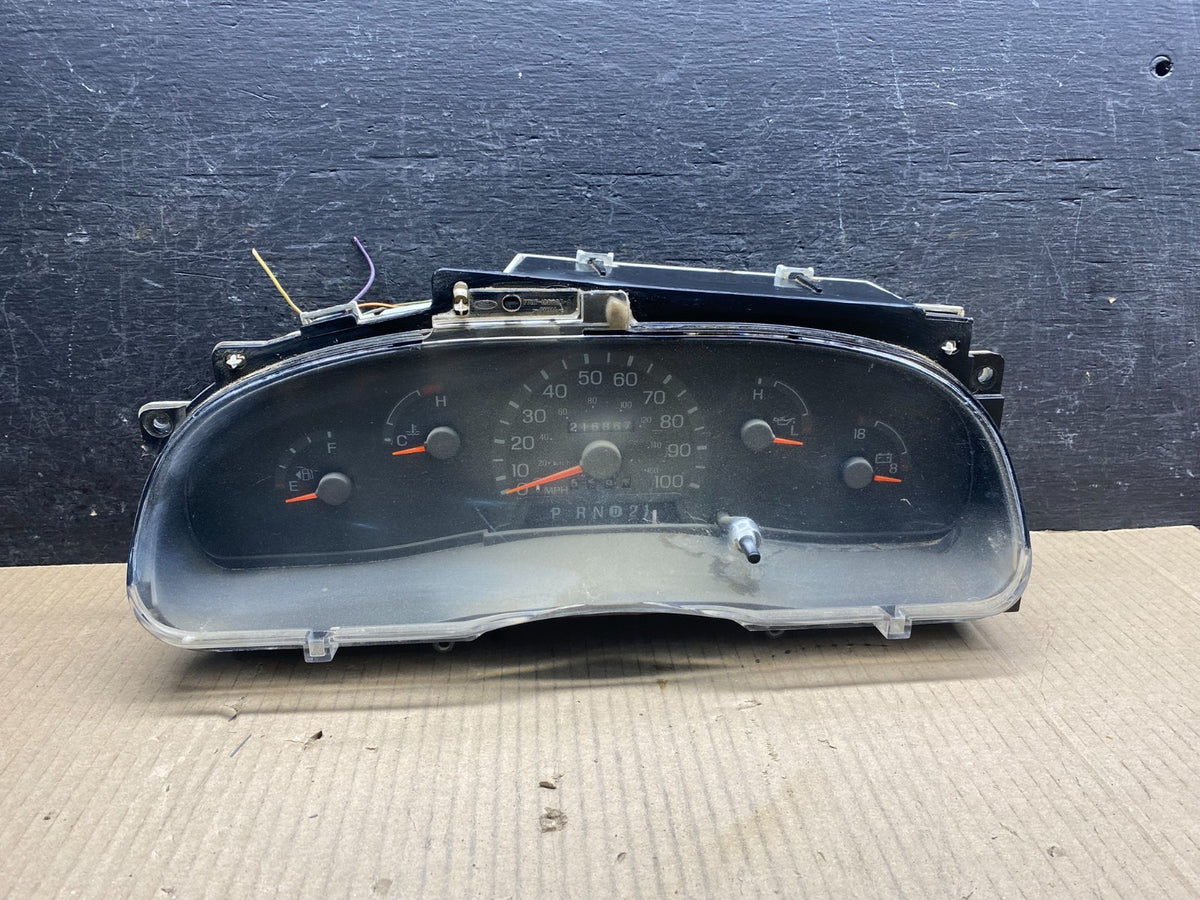 2001 - 2002 Ford Econoline E250 E350 Van Speedometer Instrument Cluster AI4863 D0