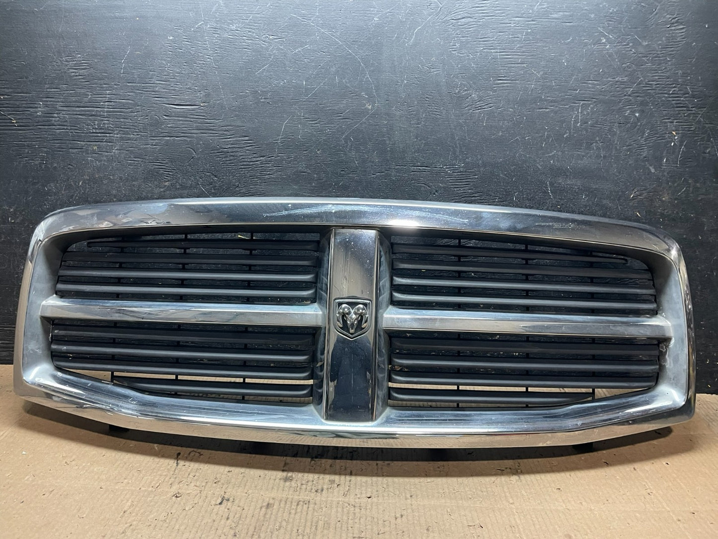 2004 to 2006 Dodge Durango Front Upper Chrome Grill Grille Oem Y1266 DG0