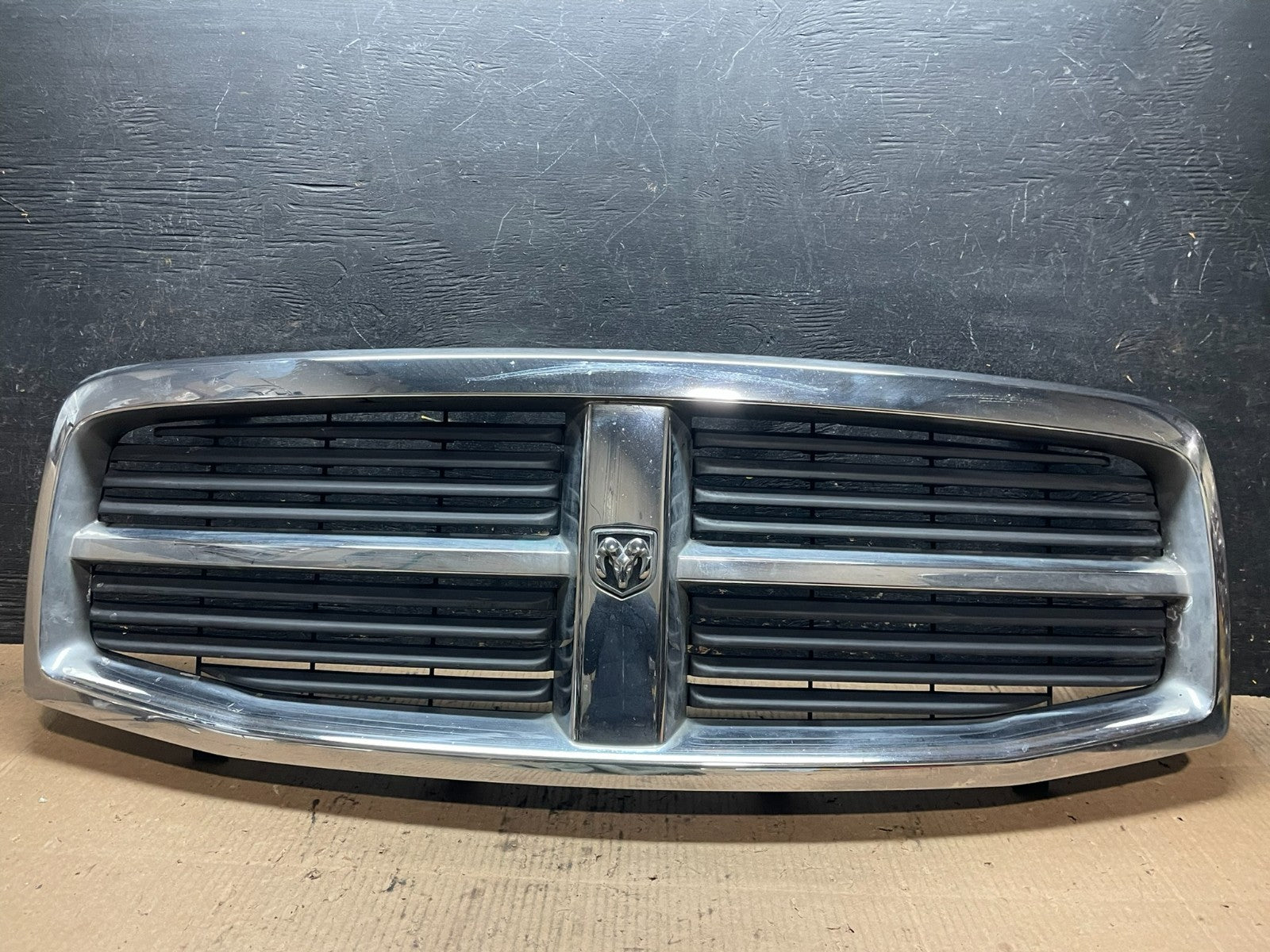 2004 to 2006 Dodge Durango Front Upper Chrome Grill Grille Oem Y1266 DG0