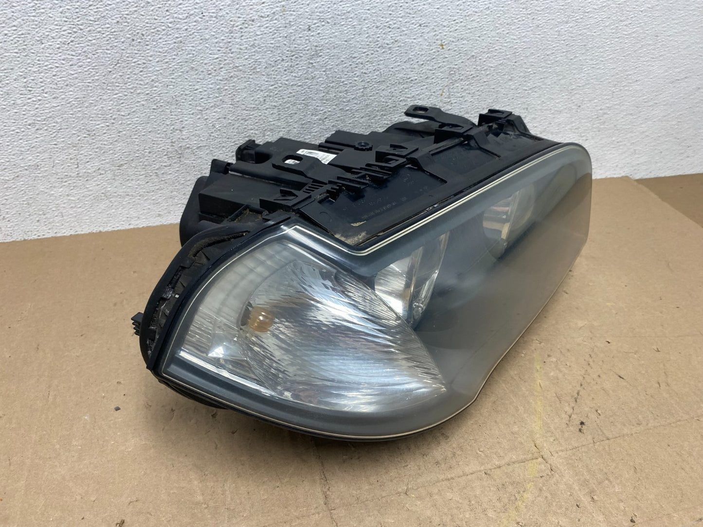 2007 to 2010 BMW X3 Passenger Right RH Side Headlight HID Xenon AE6874 DW2