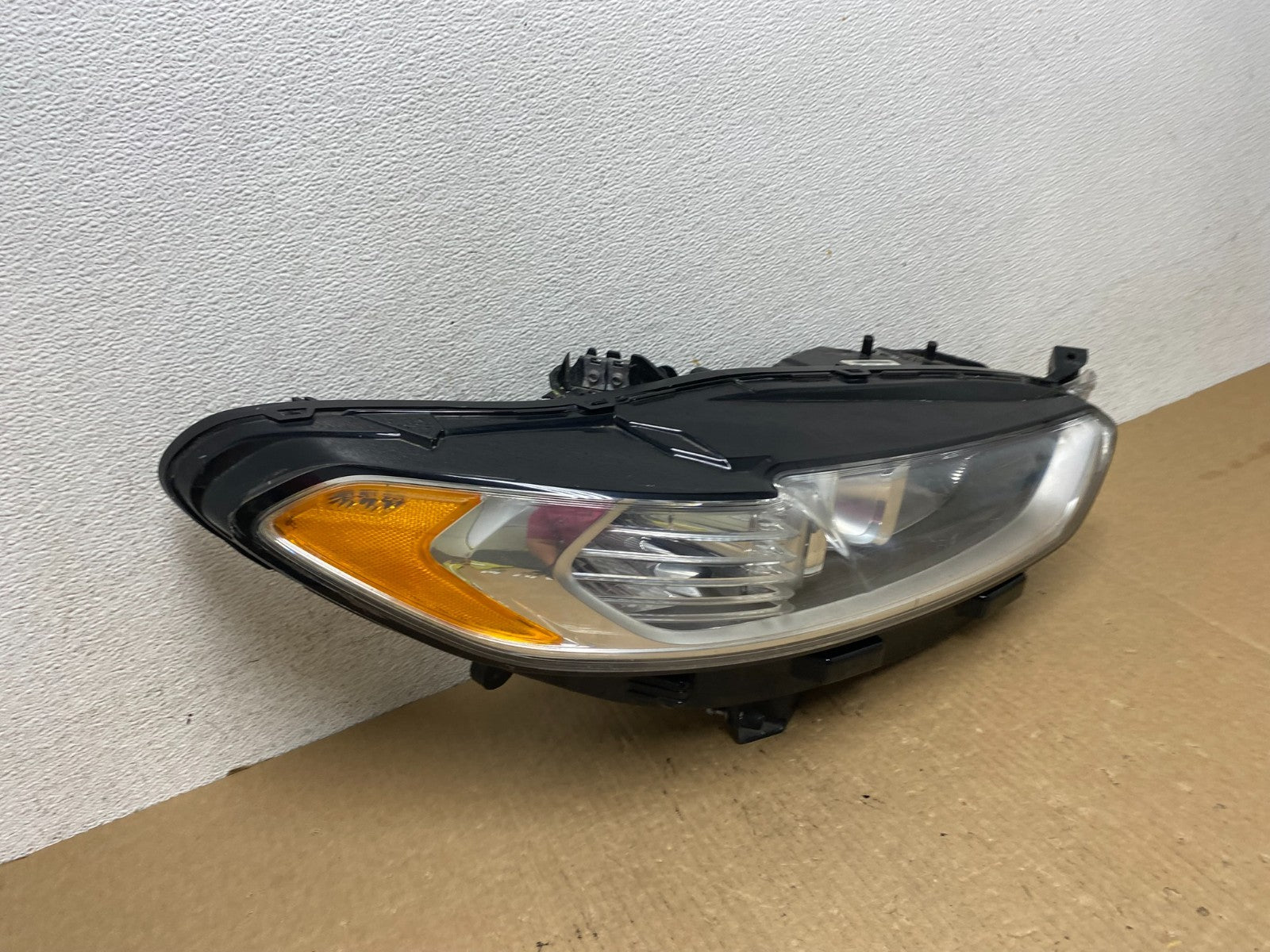 2013 to 2016 Ford Fusion Right Passenger Rh Side Headlight AF9676 DW2