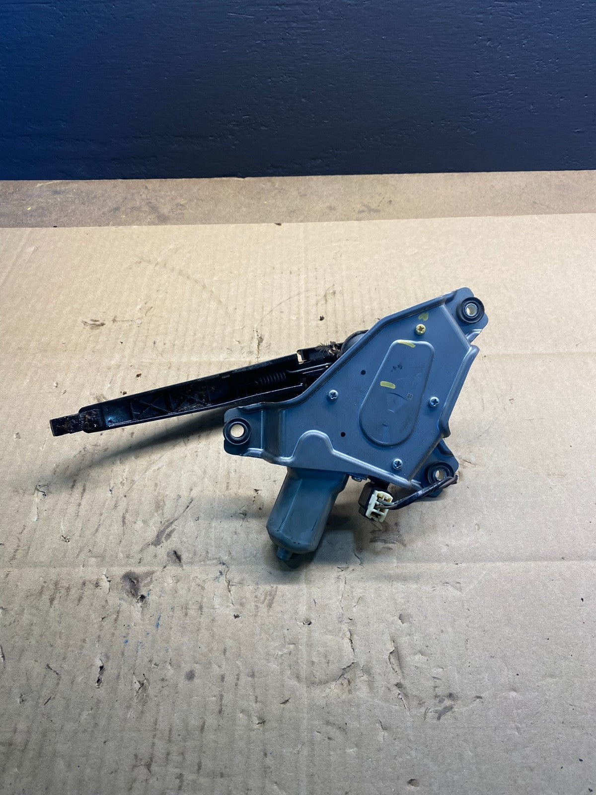 2014-2021 Dodge Durango  Tailgate Back Door Rear Wiper Motor Wiper AB4121 DG5