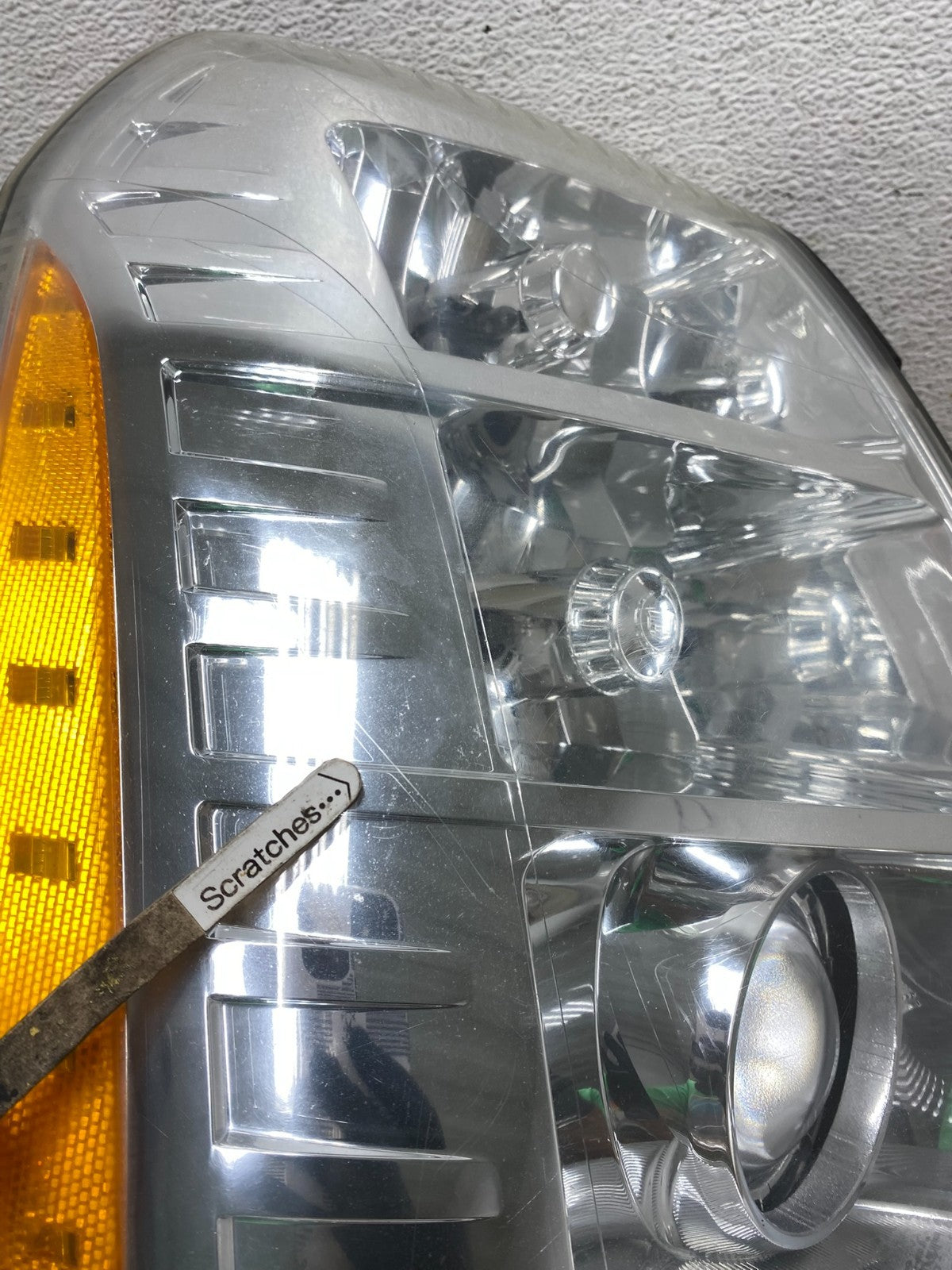 2007 - 2014 Cadillac Escalade Right Passenger Side Xenon HID Headlight AE3219 DW3