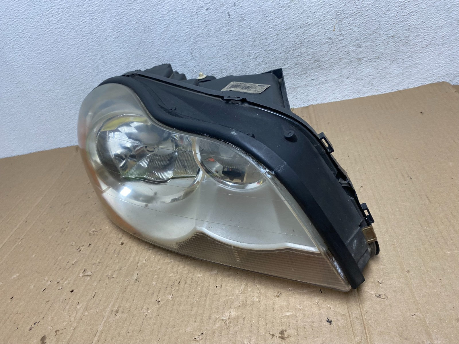 2003 to 2006 Volvo XC90 Right Passenger Rh Side Headlight Xenon AE9011 DW1