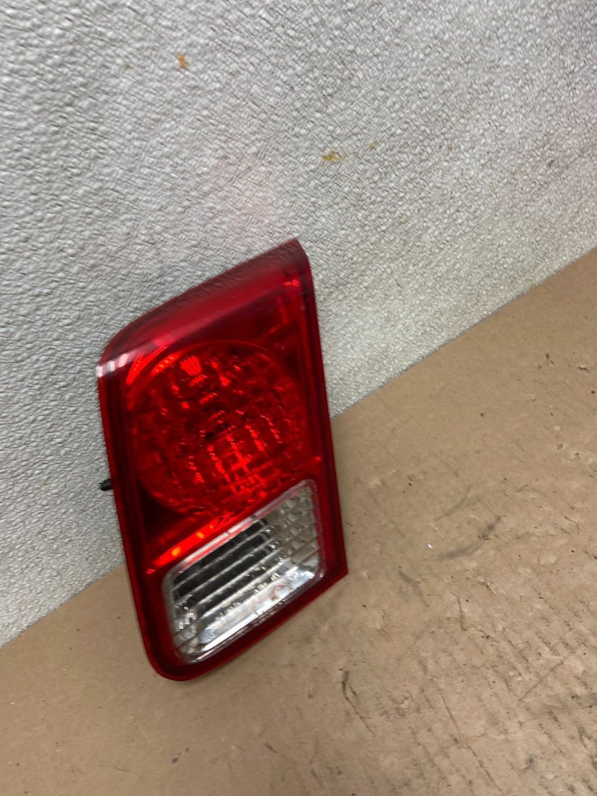 2003 2004 2005 Honda Civic Sedan Right Passenger RH Inner Tail Light AB6042 DW2