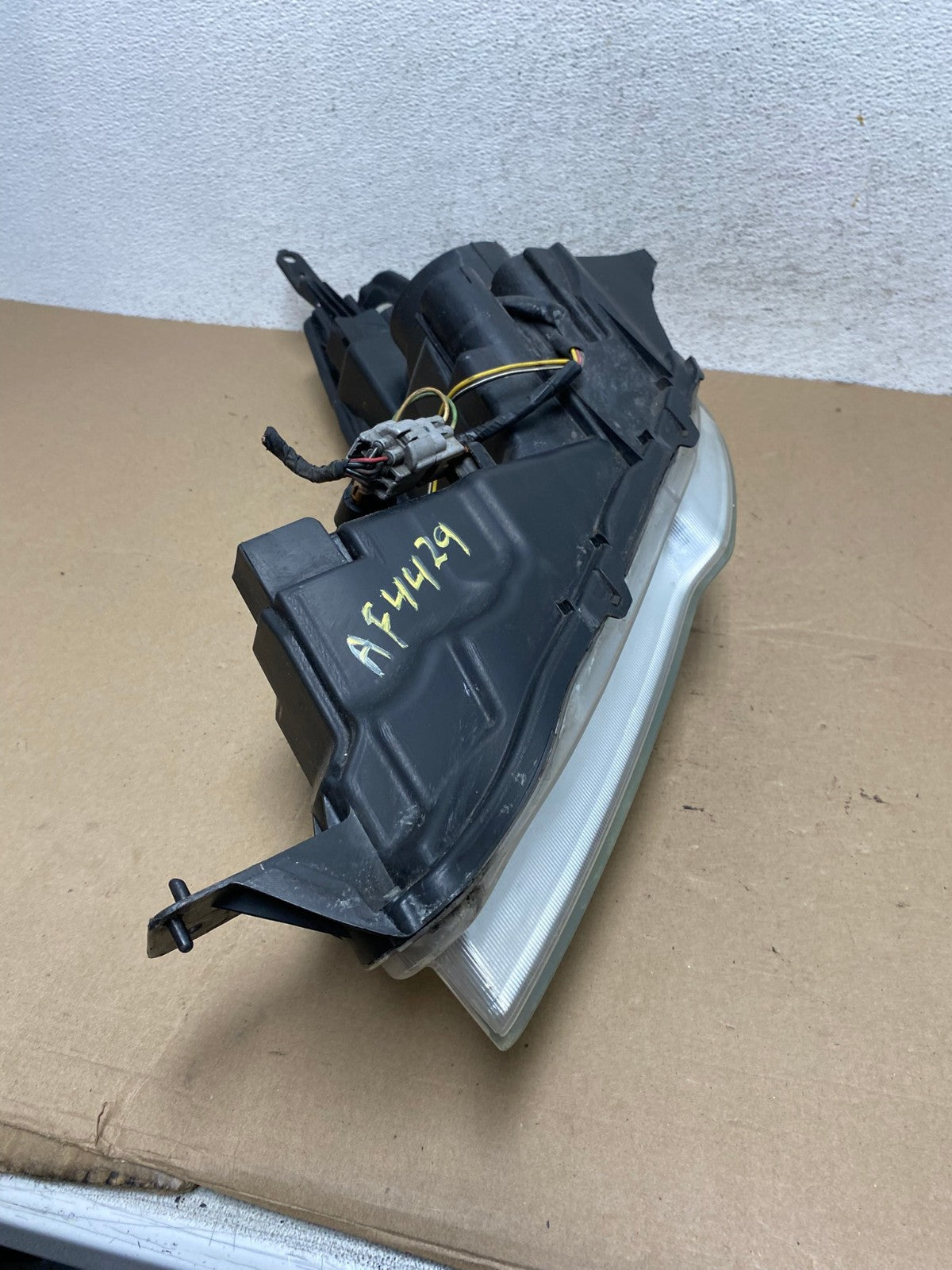 2010-2012 Subaru Legacy Outback Right Passenger Headlight AF4429 LK8
