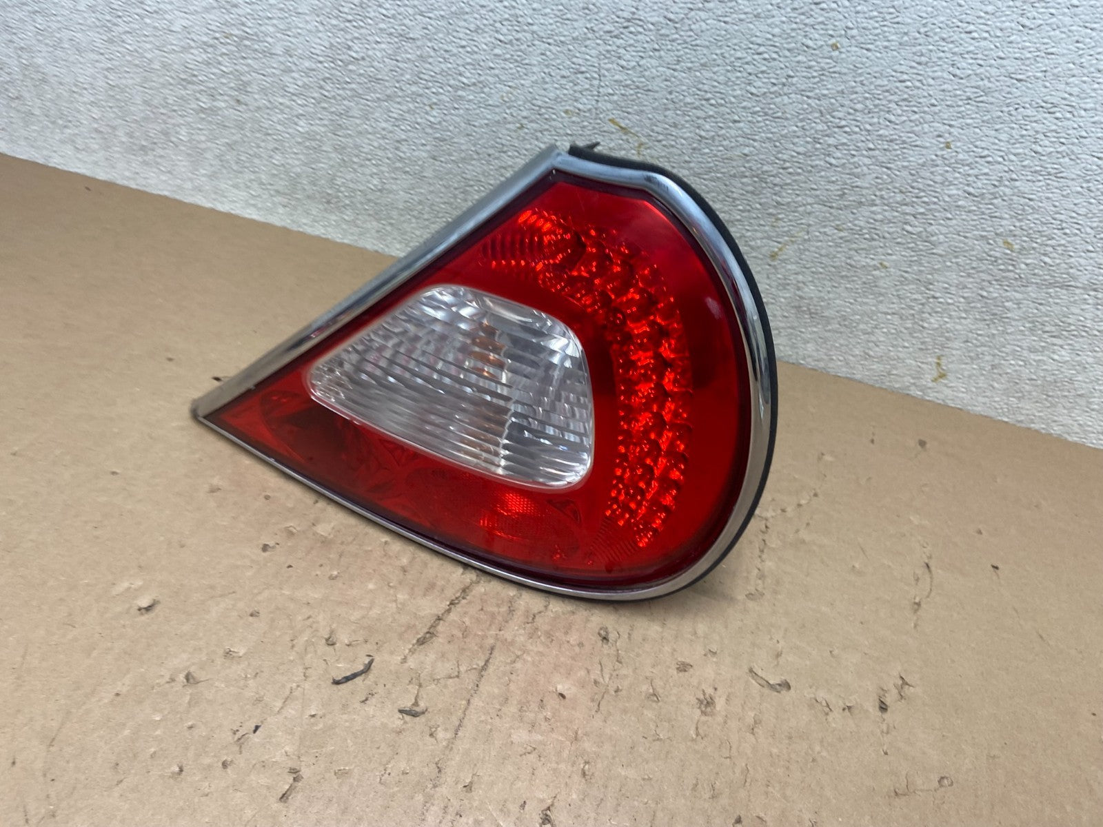 2008 to 2009 Jaguar XJ8 Right Passenger RH Side Tail Light OEM R5658 DG1