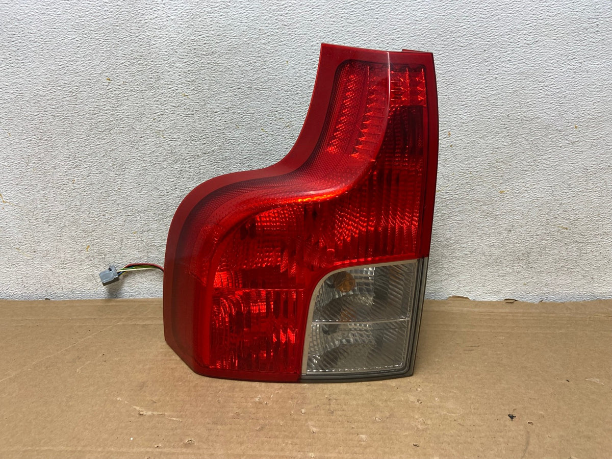 2007 to 2012 Volvo XC90 Left Driver Lh Side Lower Tail Light AH8328 LK0