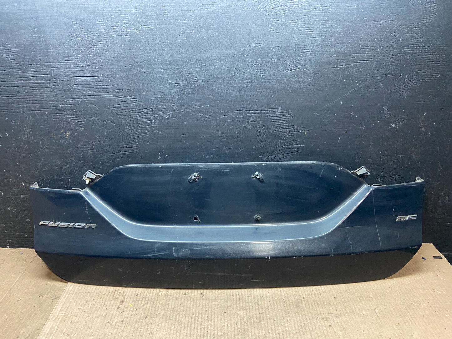 2013 to 2016 Ford Fusion Trunk Tail Gate Panel Molding License Trim OEM E4743 DG0