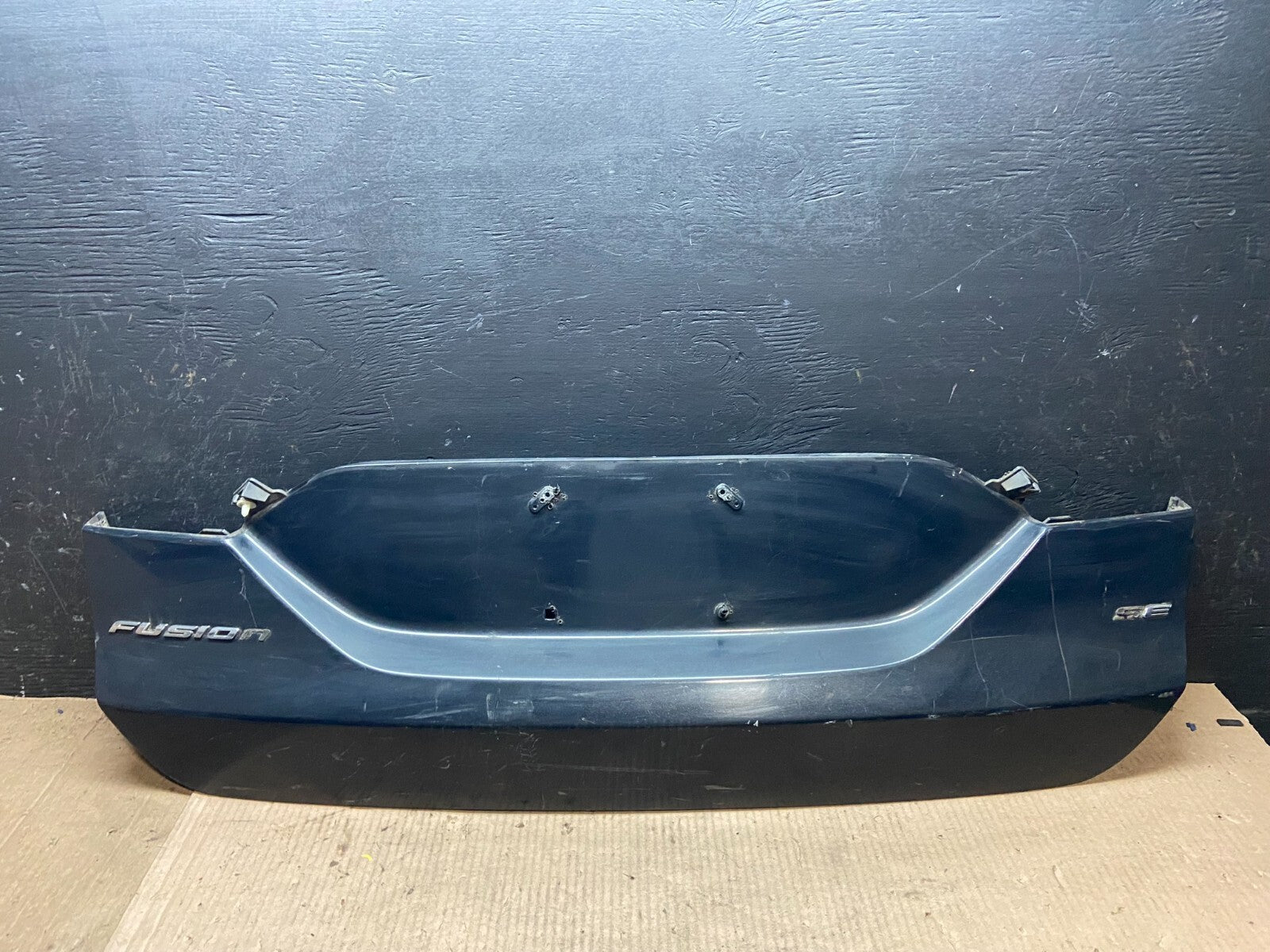 2013 to 2016 Ford Fusion Trunk Tail Gate Panel Molding License Trim OEM E4743 DG0