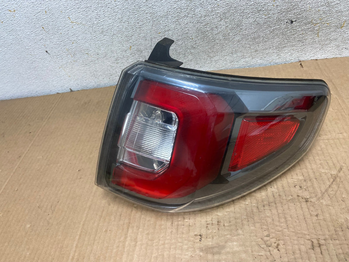 2013 to 2016 GMC Acadia Right Passenger RH Side Tail Light AI7026 LK0