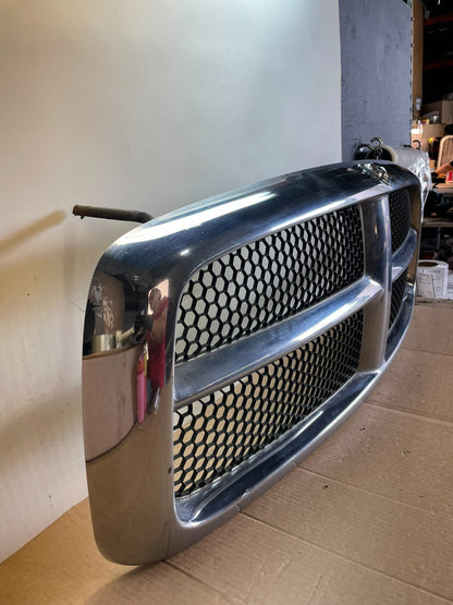 2002 2003 2004 2005 Dodge Ram 1500  Upper Front Grill Grille AH0072 DG2