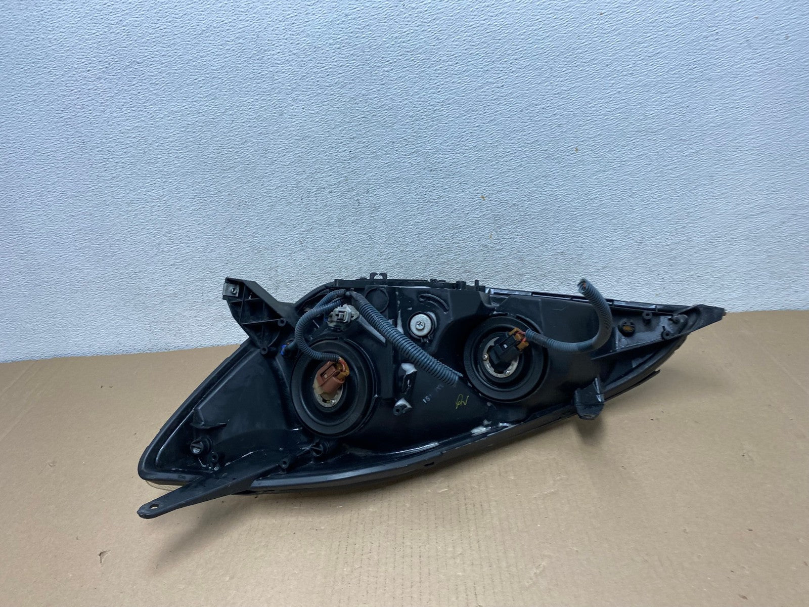 2004-2005 Toyota Sienna Right Passenger Halogen Headlight AF3051 LK5