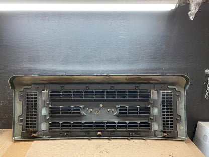 2008 to 2014 Ford Econoline E150 E250 Front Upper Chrome Grill Grille H67668