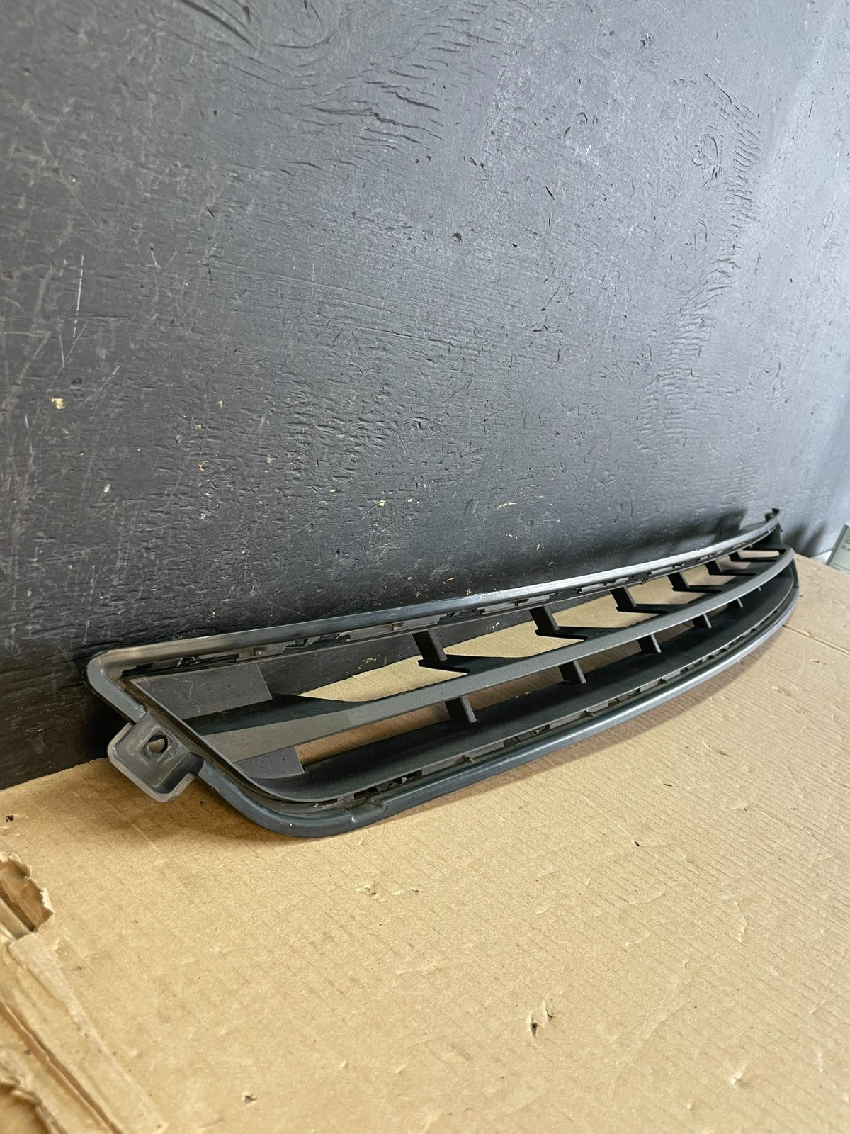 2013 2014 2015 GMC Acadia Front Lower Cover Grill Grille AE36742