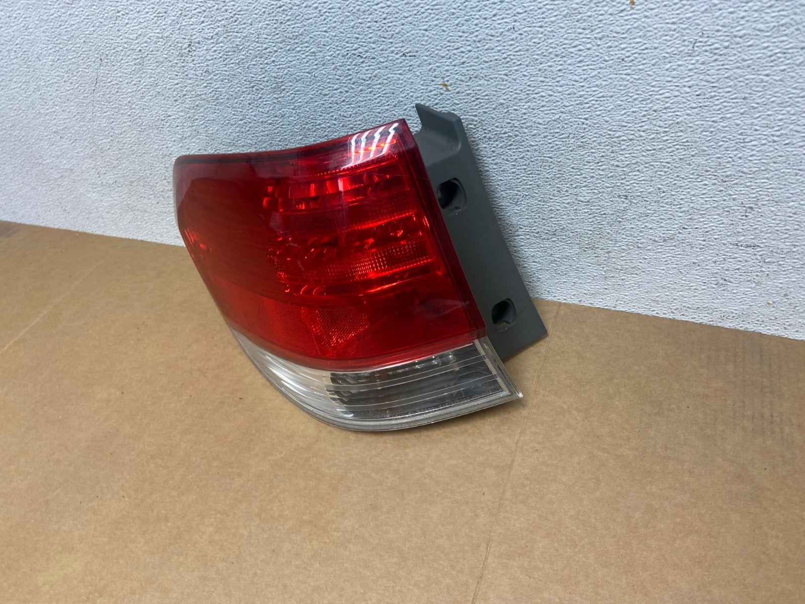 2008 2009 2010 Honda Odyssey Left Driver LH Side Tail Light AE2888 LK1