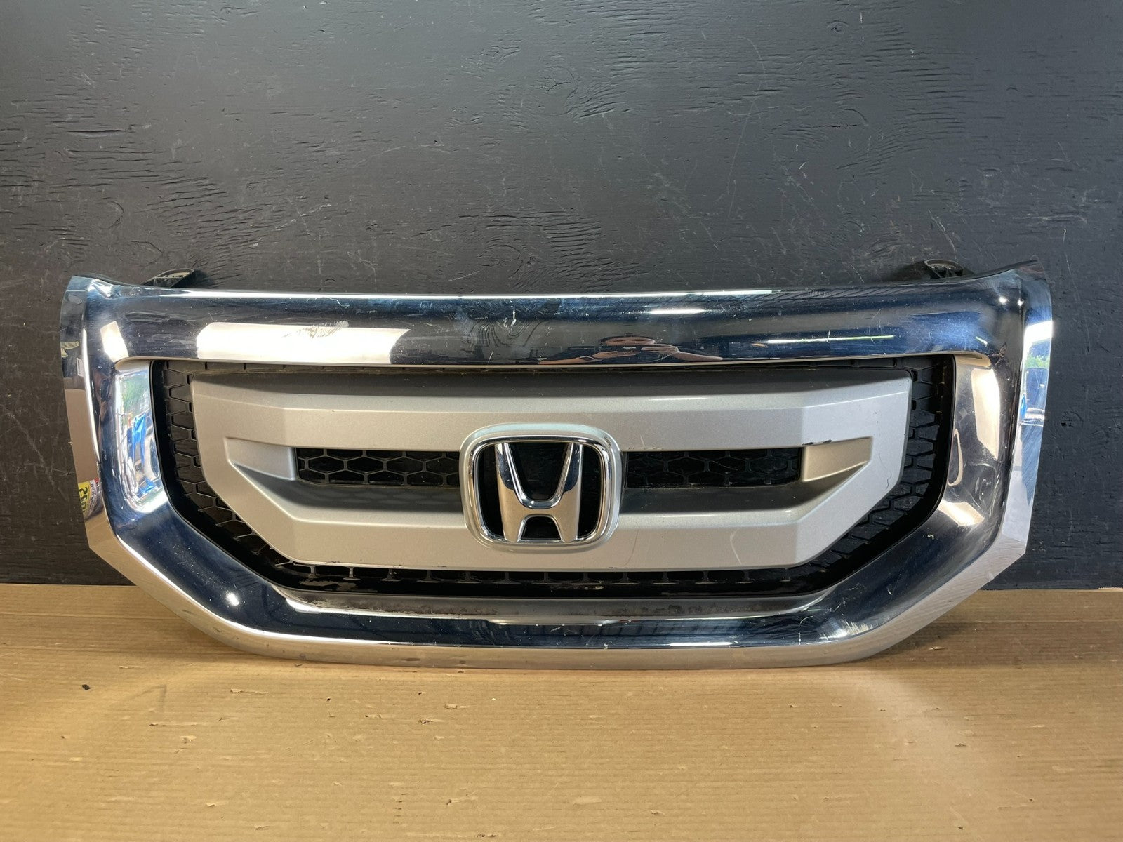 2009 to 2011 Honda Pilot Front Upper Grill Grille AF3329 DG0