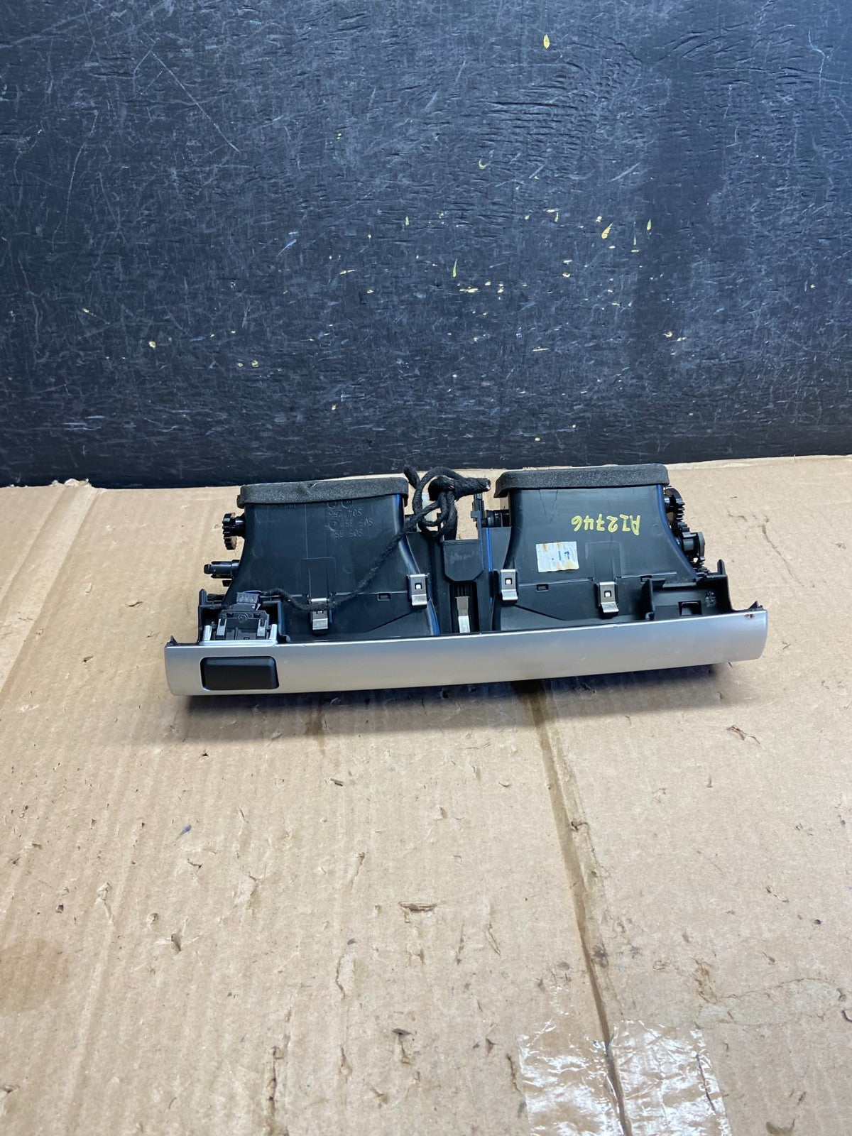 2010 to 2013 BMW X5 X6 Center Console Dash Air Vent AI2746 DG3