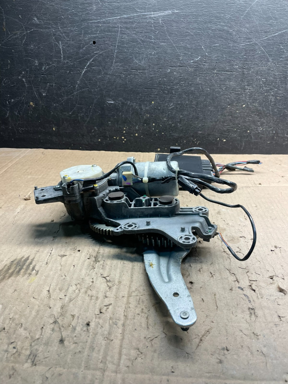 2007 2008 Acadia Enclave Escalade Suburban Liftgate Door Module Motor T7366 DG1