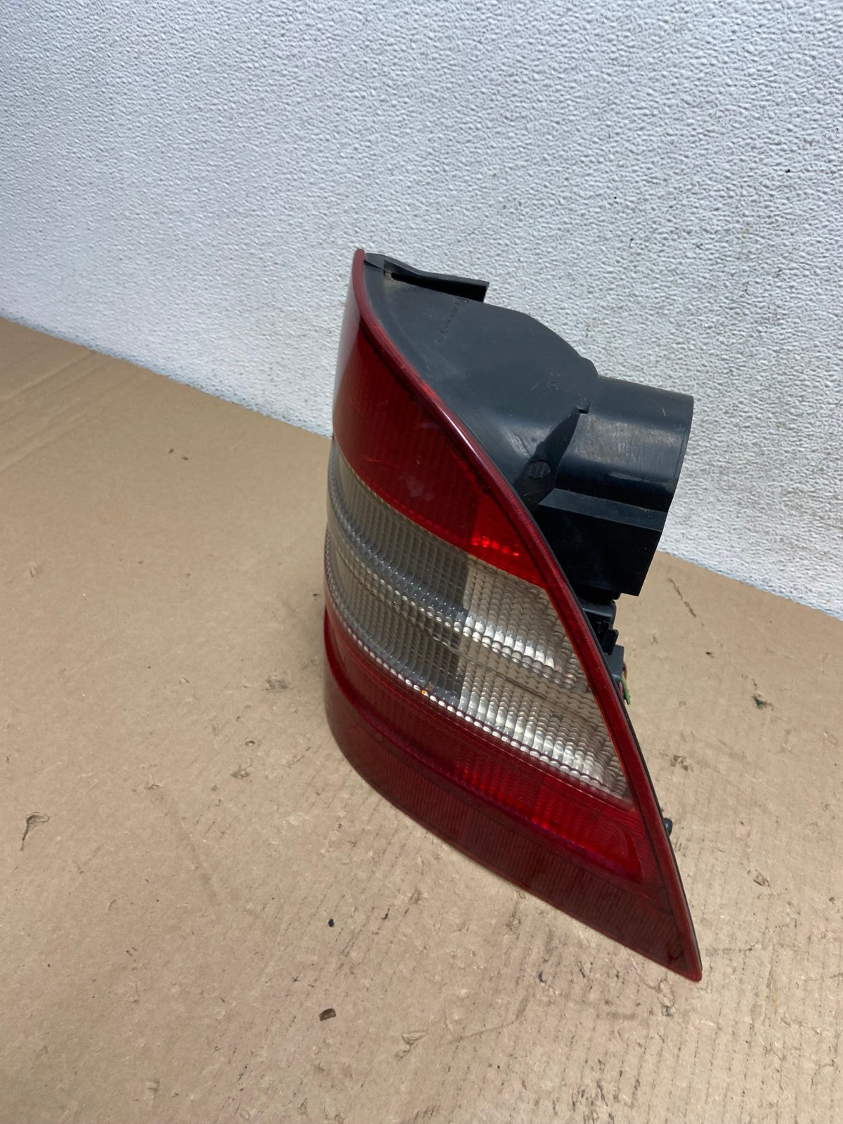 1998 to 2001 Mercedes ML320 ML-Class Right Passenger Rh Tail Light AF3244 LK1
