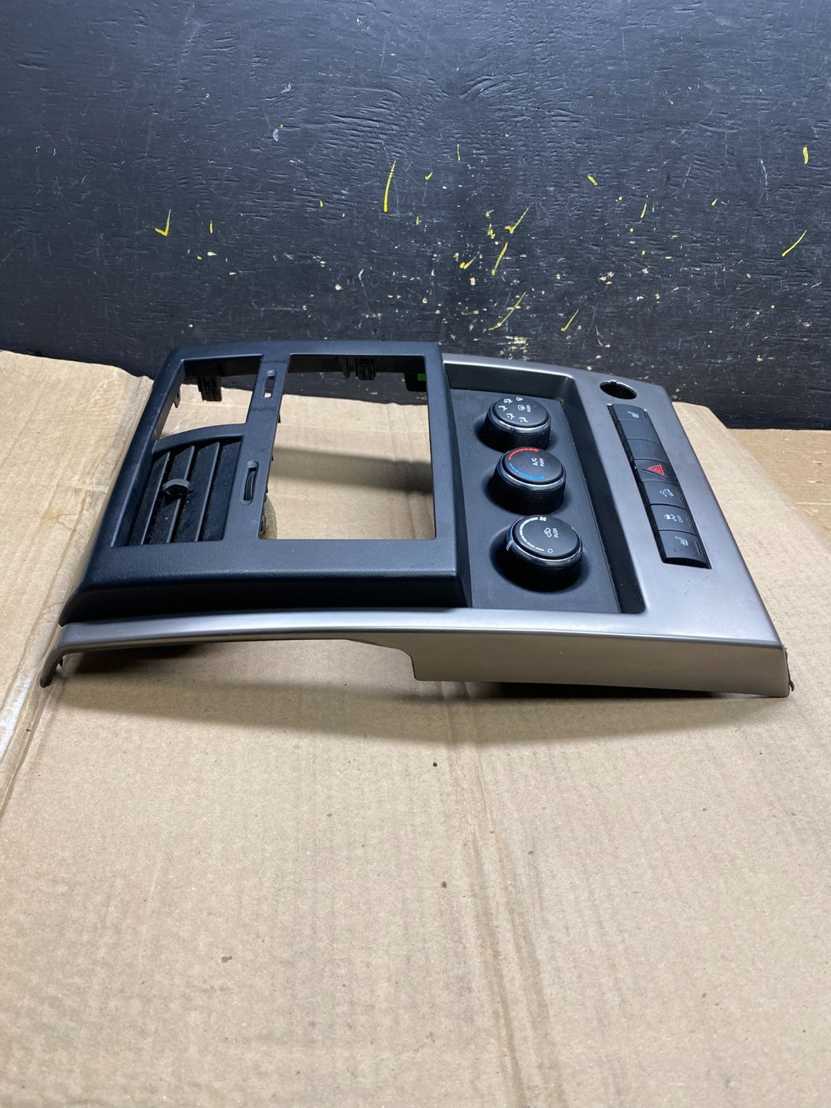 2008 to 2012 Jeep Liberty Dash Climate Temperature Control Radio Bezel X2019 DG1