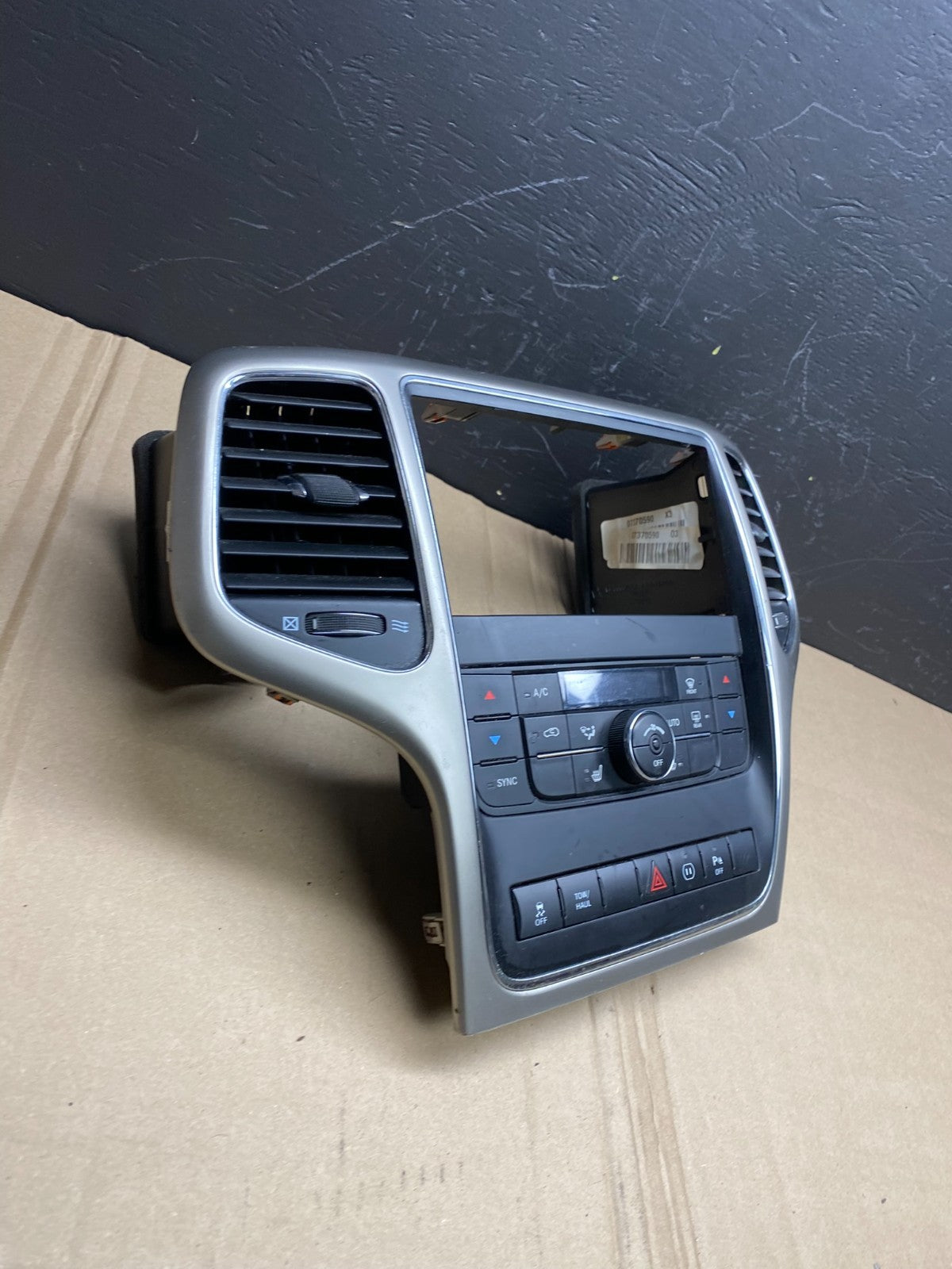 2011-2013 Jeep Grand Cherokee Center Radio Climate Control Bezel Vent AB8669 DG1