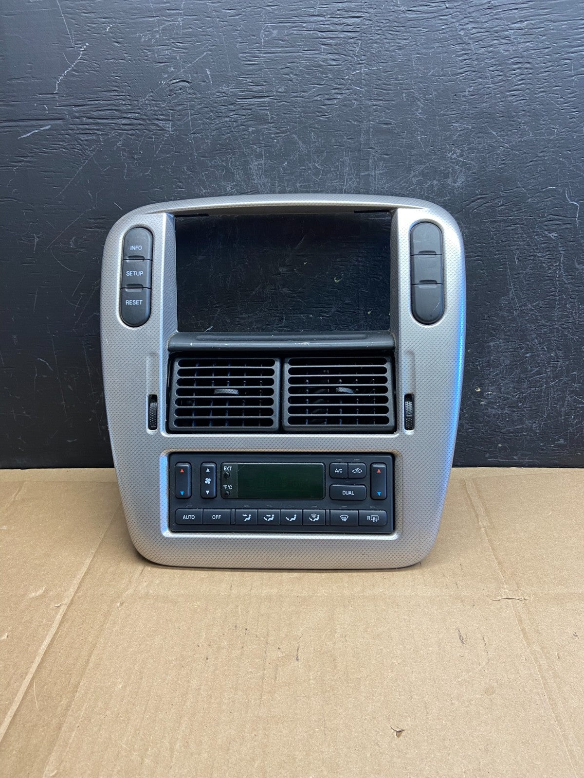 2002 to 2003 Ford Explorer Radio Dash Bezel Climate Control Air Vent AD2095 DG0