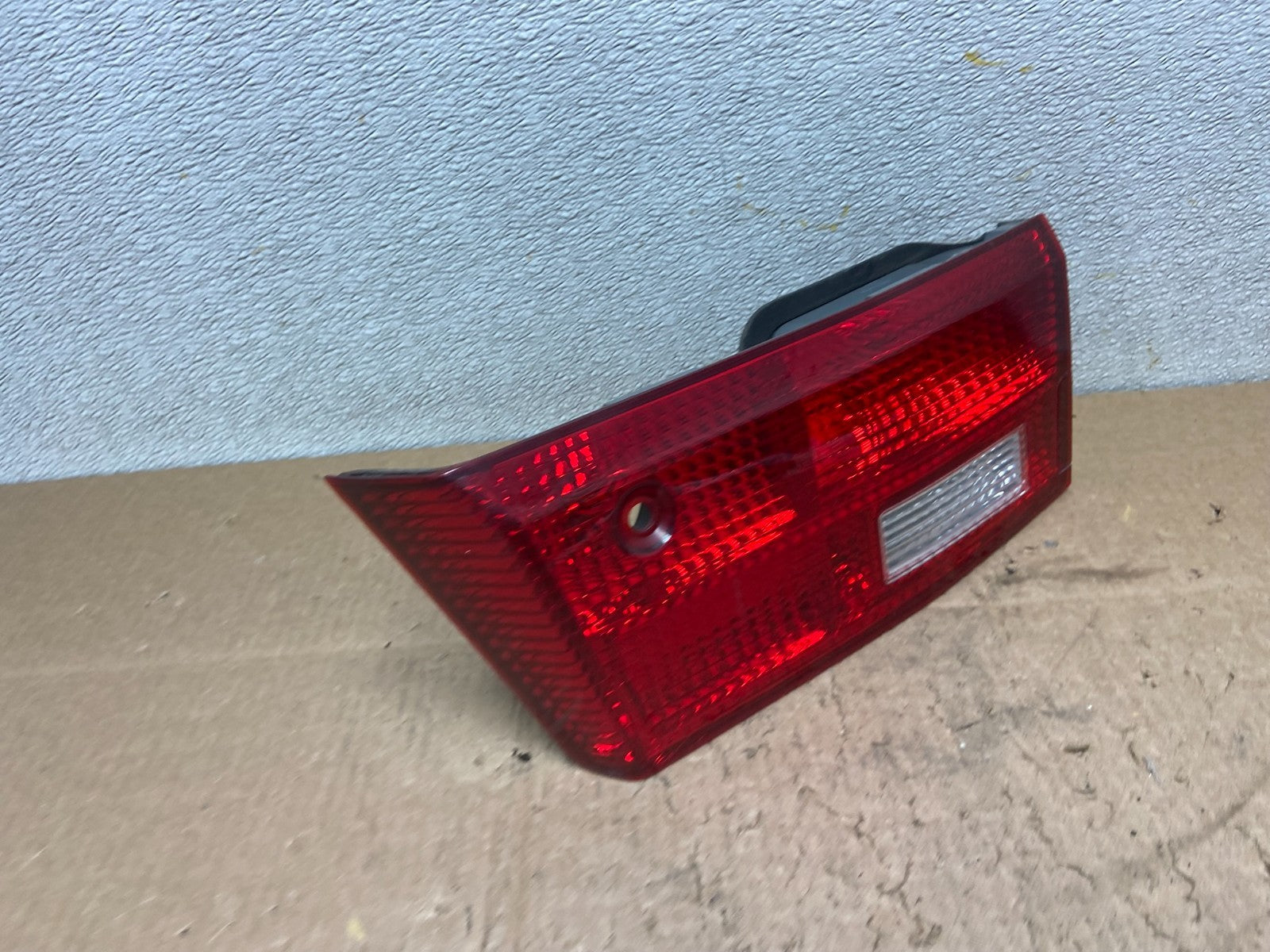 2005 Honda Accord Sedan Right Passenger Inner Tail Light OEM Z0890 DW2