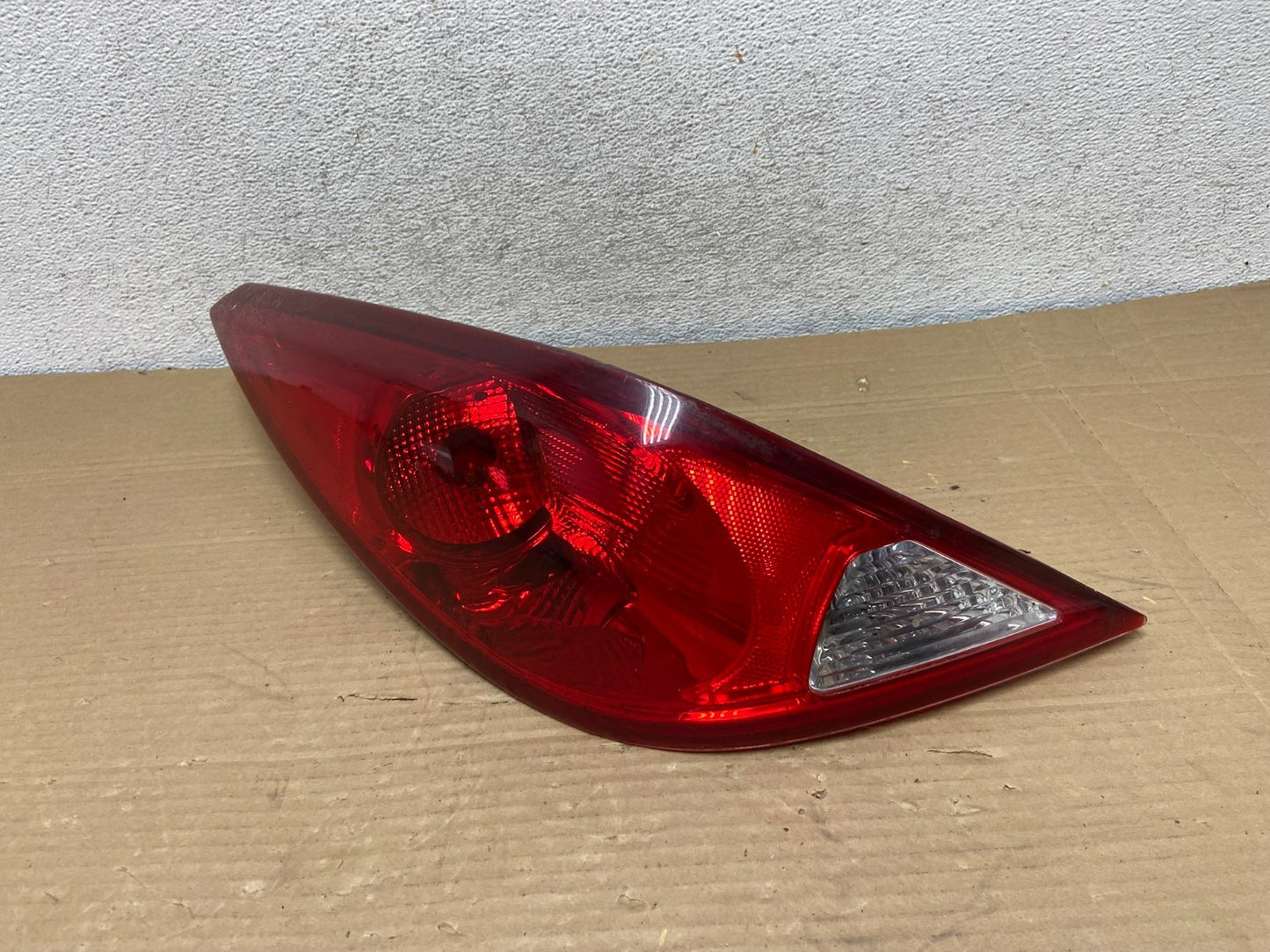 2006 - 2009 Pontiac G6 Coupe Left Driver LH Side Tail Light AG8979 DW2