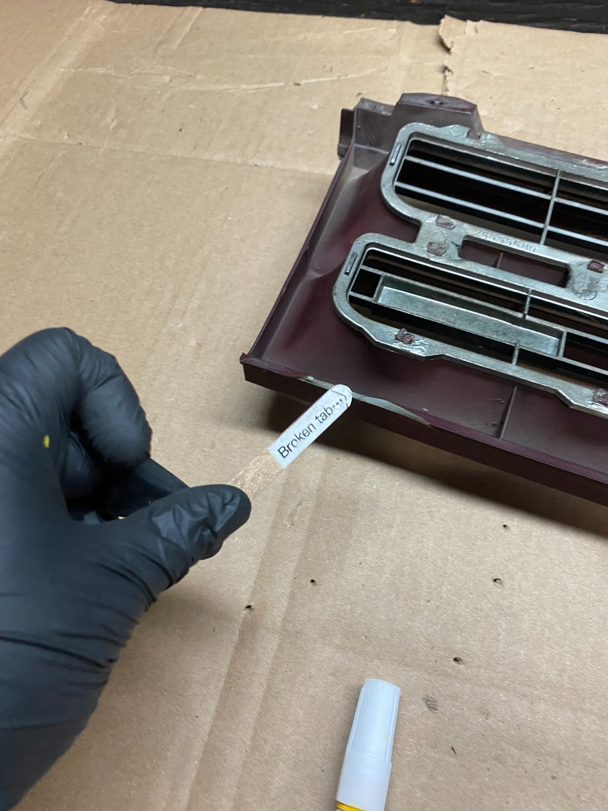 1988 to 1991 Oldsmobile 88 Eighty Eight Front Upper Grill Grille U0078 DG11