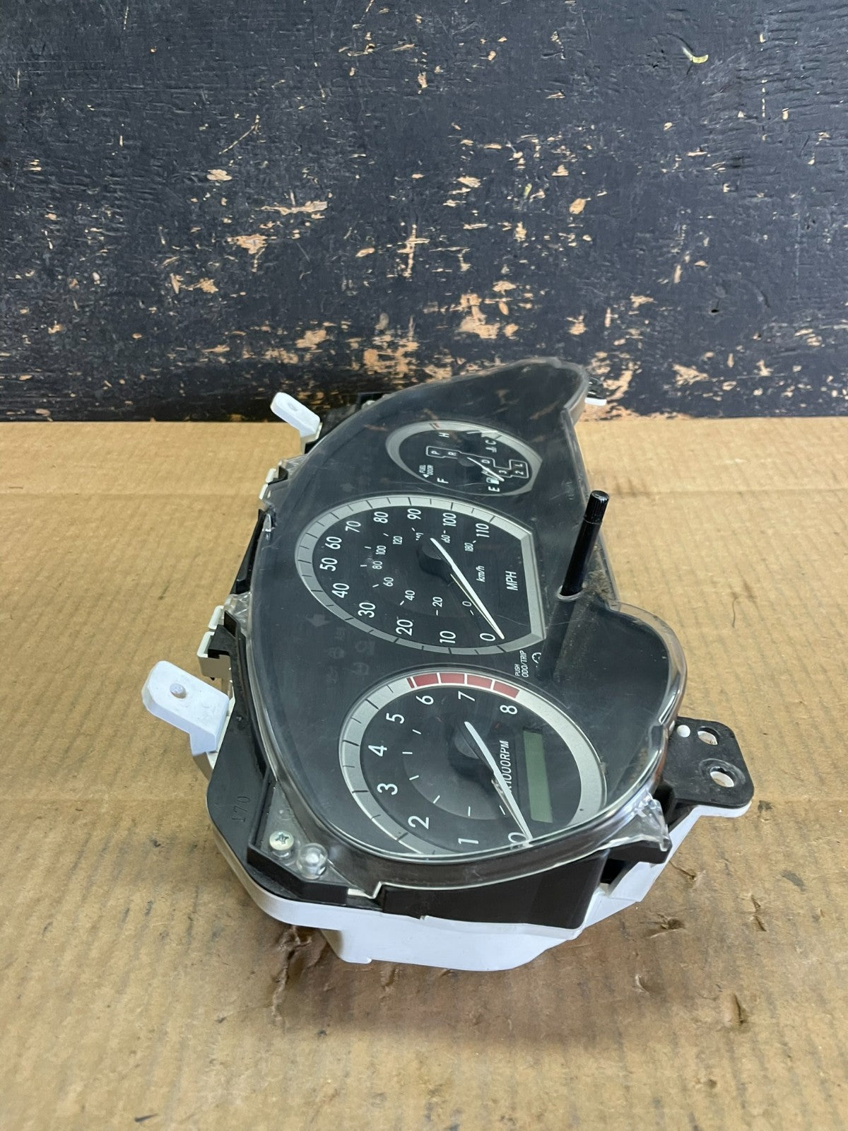 2006  Toyota Sienna Speedometer Cluster Gauge AA9288 DG5