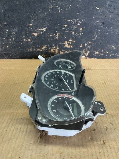2006  Toyota Sienna Speedometer Cluster Gauge AA9288 DG5