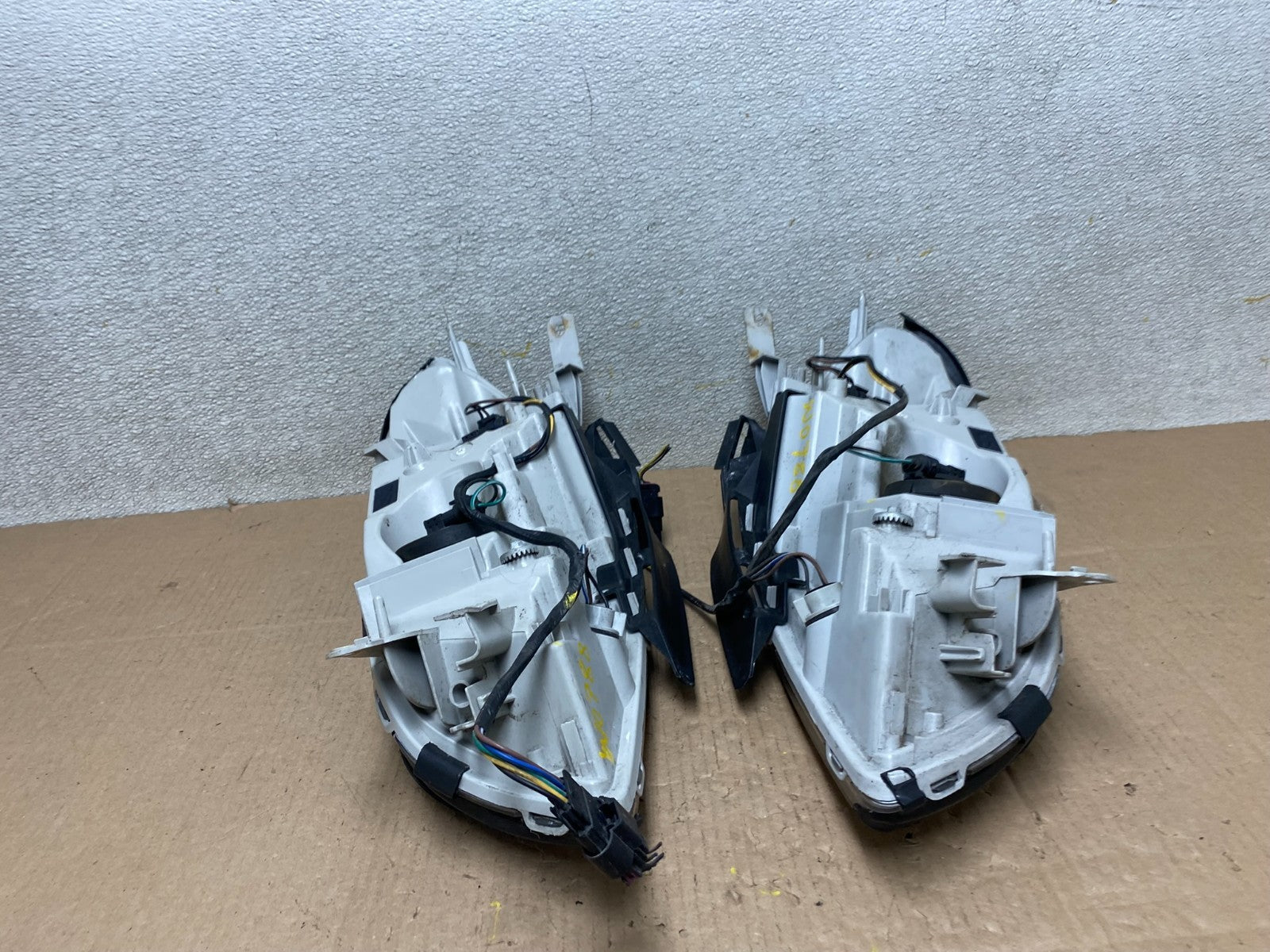 2008 to 2012 Chevrolet Malibu Left+Right Side Set Headlights Oem W0788 DW9