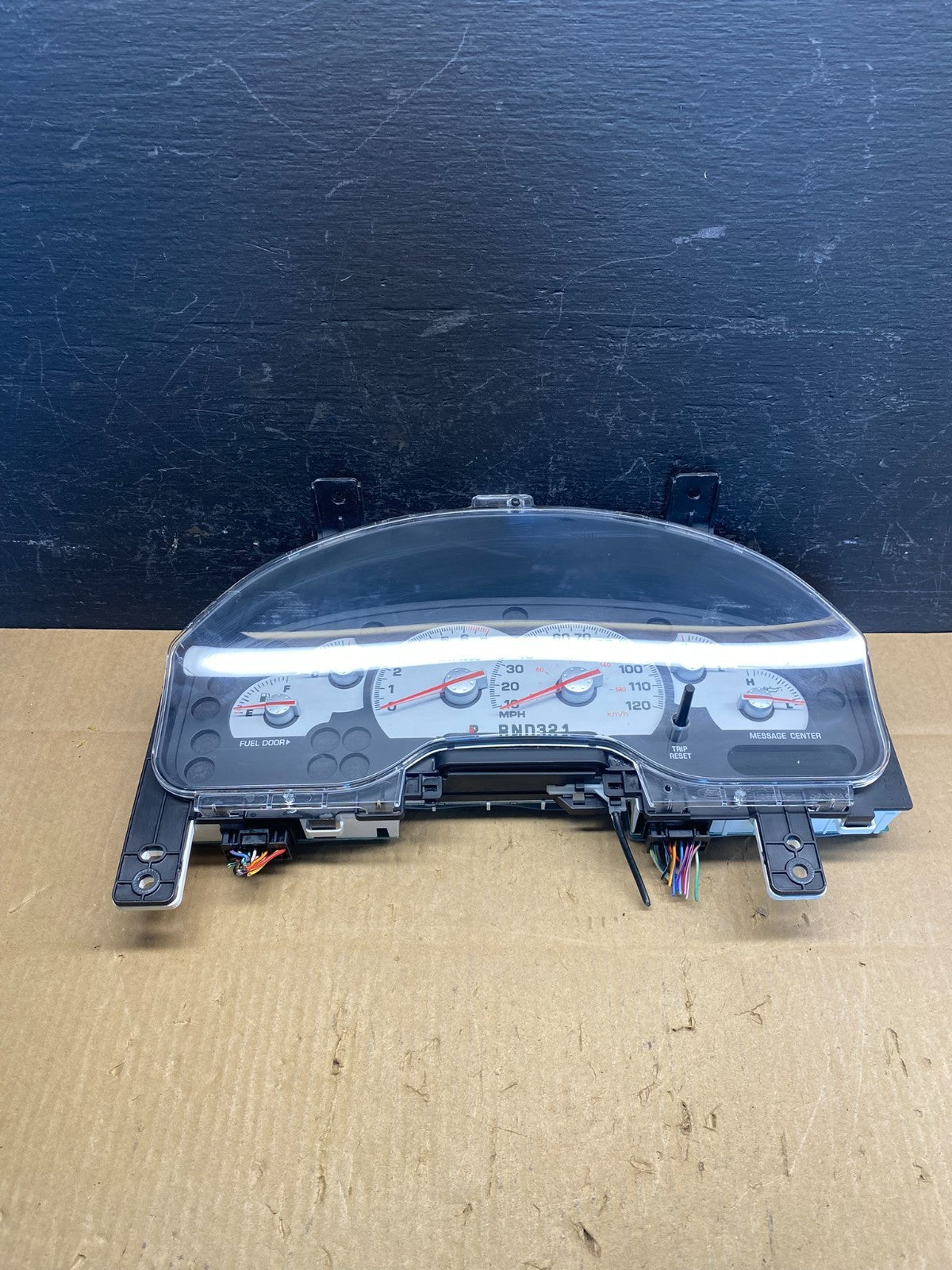 2004 2005 Mercury Mountaineer Speedometer Cluster Gauge AD1617 DG0