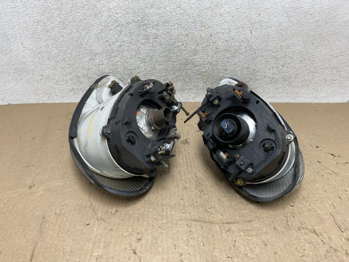 1996 to 1999 Mercury Sable Left+Right Side Set Halogen Headlights AH7690 DW7