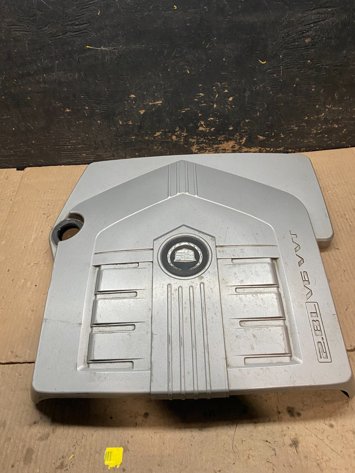 2004 to 2007  Cadillac CTS 2.8L Plastic Engine Cover Shield OEM x8184 DG1