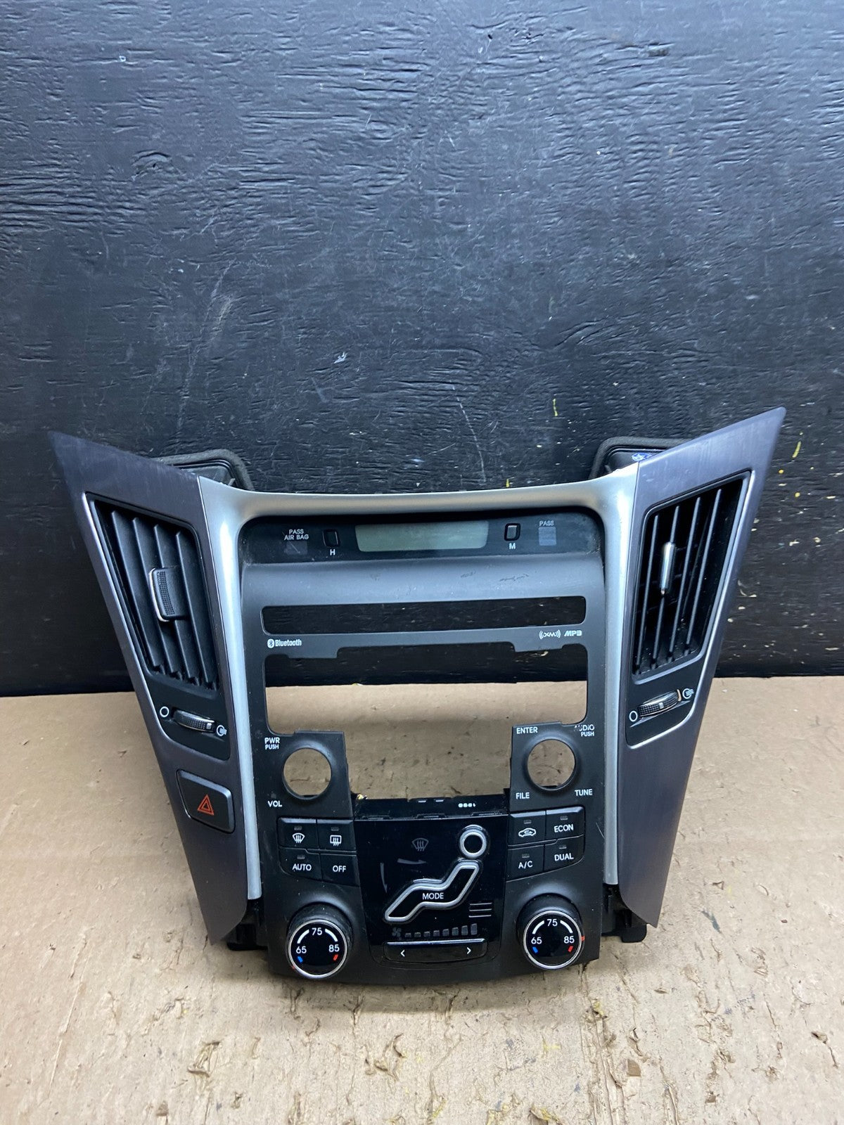 2011 to 2014 Hyundai Sonata Center Radio Climate Control Air Vent Bezel T8783 DG0