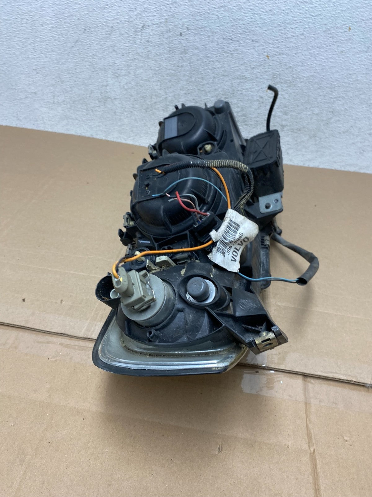 2004 2005 2006 Volvo S80 Left Driver LH Side Halogen Headlight AE4830 DW9