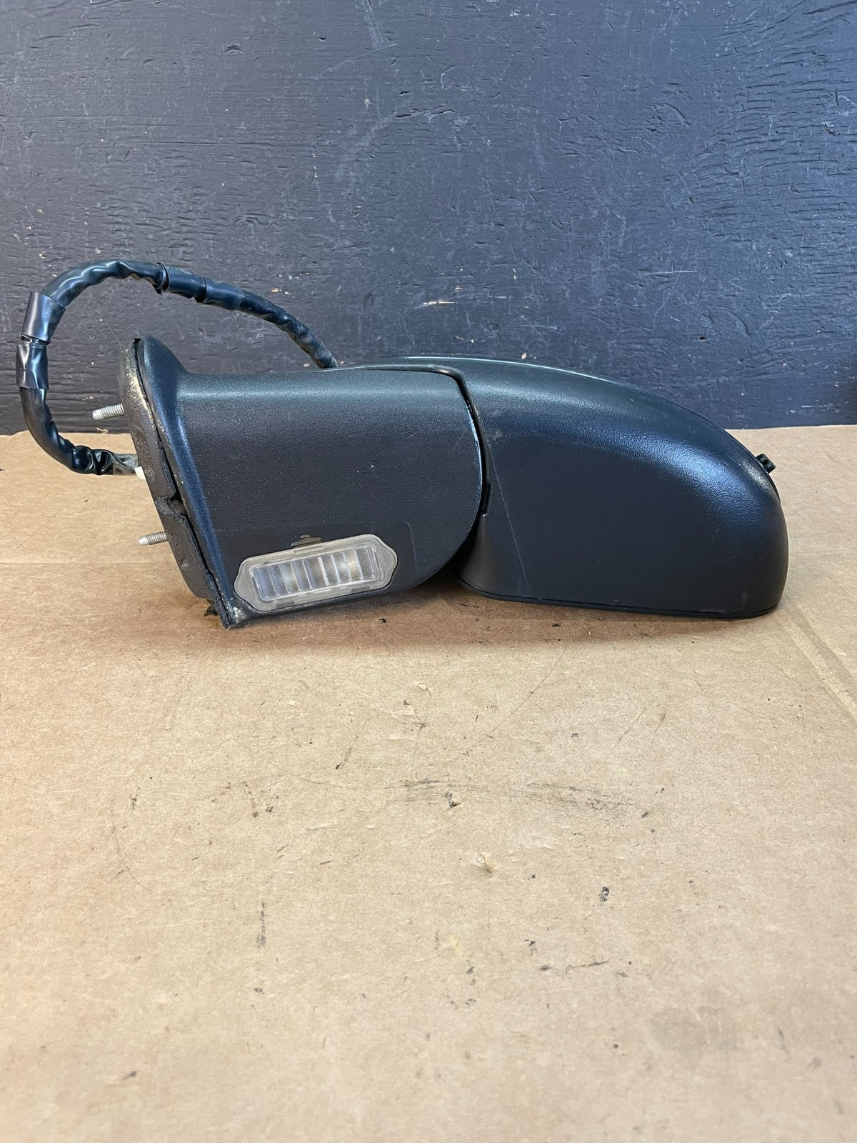 2003-2006 Chevrolet Tahoe Suburban Left Driver LH Turn Door Mirror AE0984 DW3