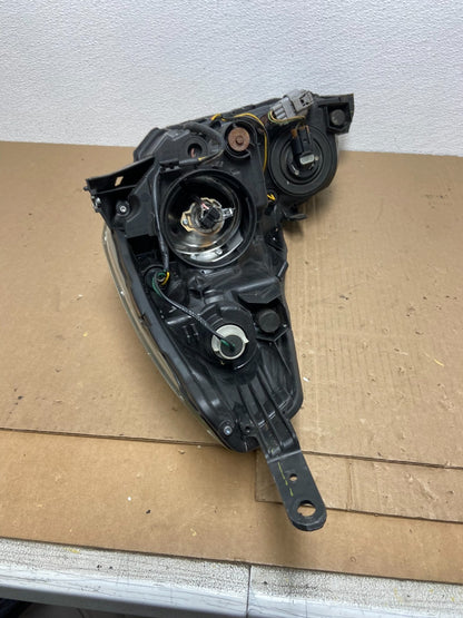 2010-2012 Subaru Legacy Outback Right Passenger Headlight Oem AB6490 DW7