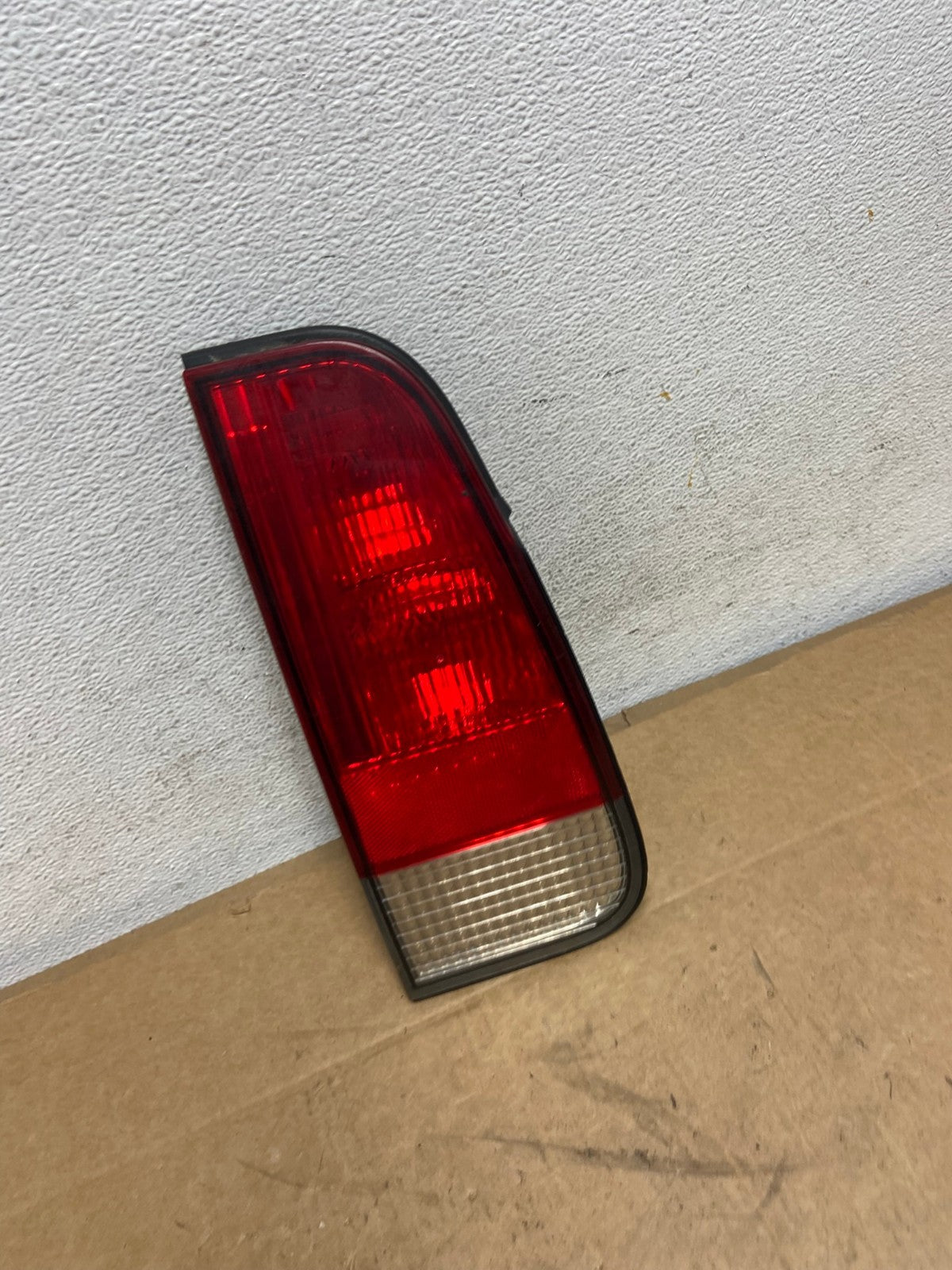 2003 2004 2005 Lincoln Aviator Left Driver Lh Inner Tail Light AD6189 LK2
