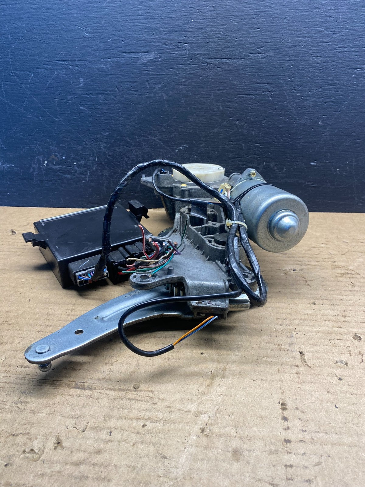 2009 2014 Buick Chevrolet GMC Liftgate Door Module Motor ac7994 DG1