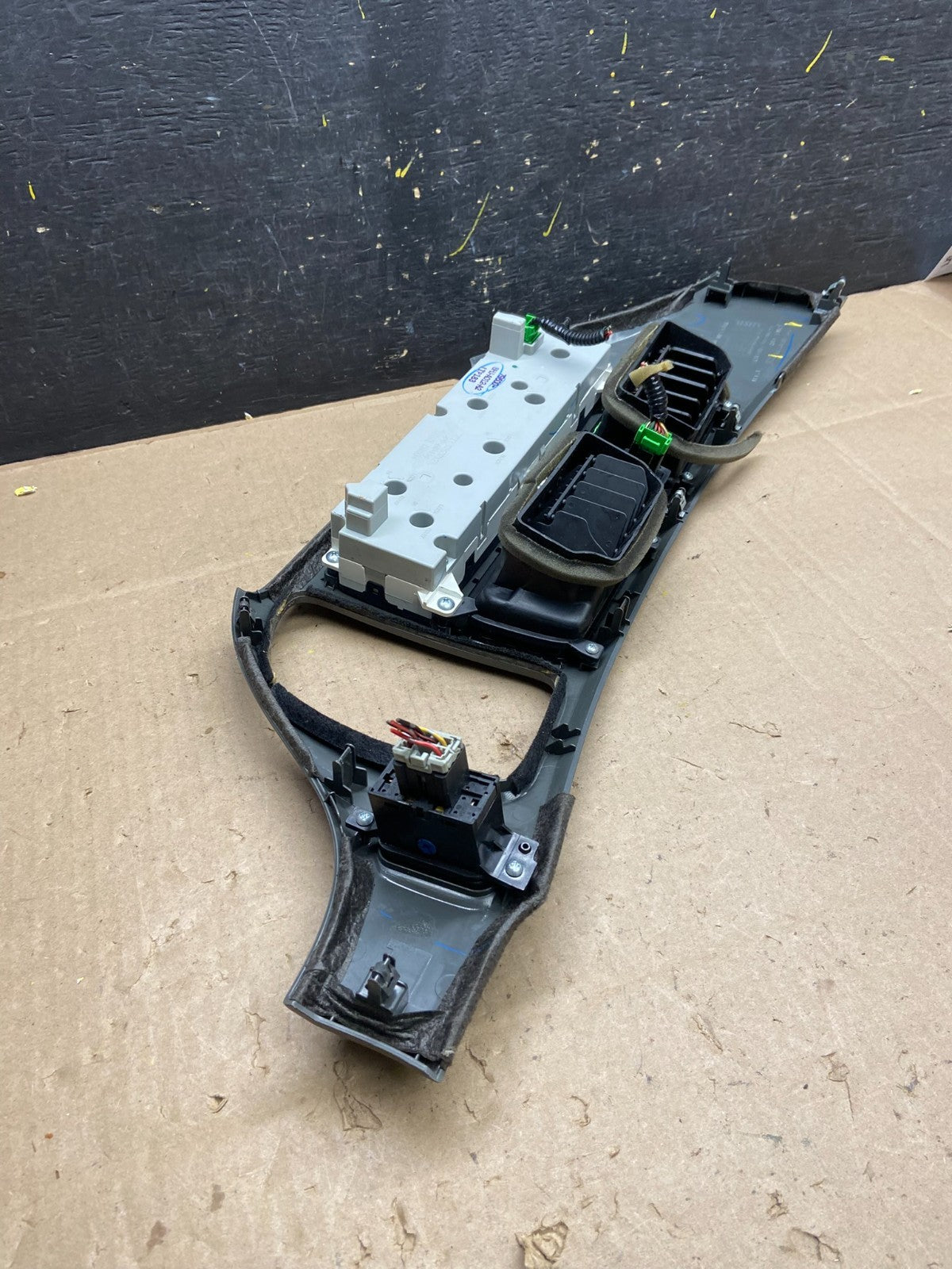 2005 to 2010 Honda Odyssey Radio Climate Control Dash Trim Bezel T9358 DG3