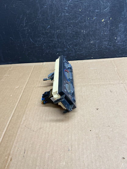 1999 to 2002 Chevrolet Silverado HVAC Heater Climate Control Module AD2092 DG1