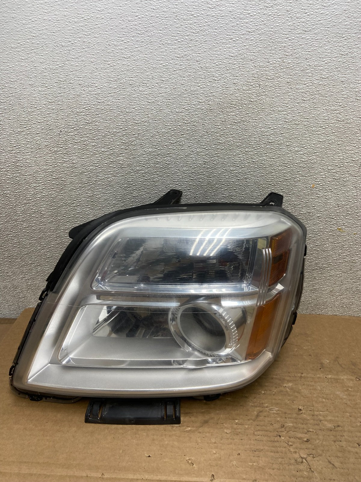 2010 to 2015 GMC Terrain Halogen Left Driver Lh Side Headlight AB4593 DW0